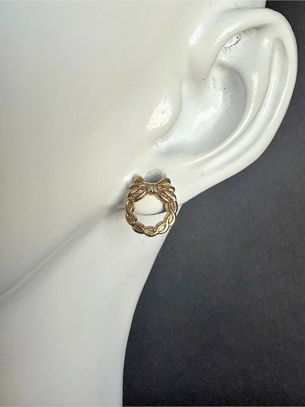 Vintage Gold Wreath Bow Stud Earrings Pierced Holiday Christmas Costume Jew
